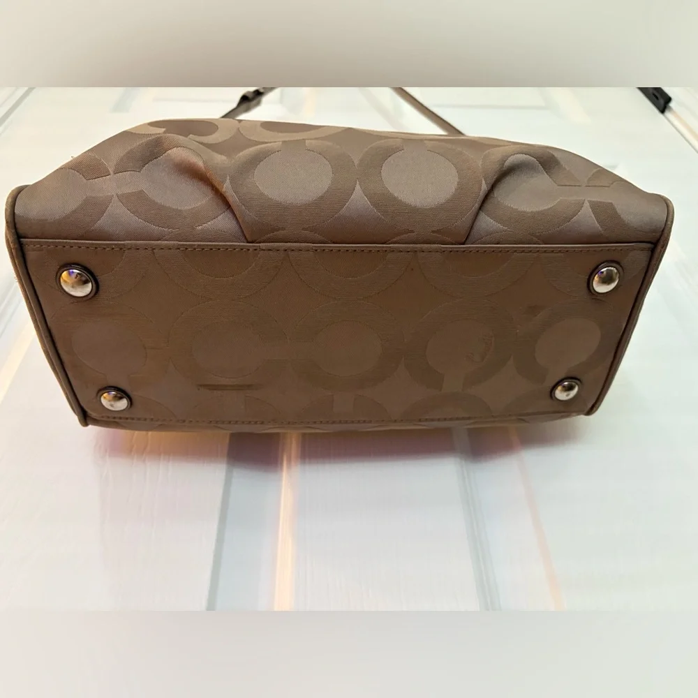 EUC Coach Signature Jacquard Satchel Tan Beige - Picture 6 of 13